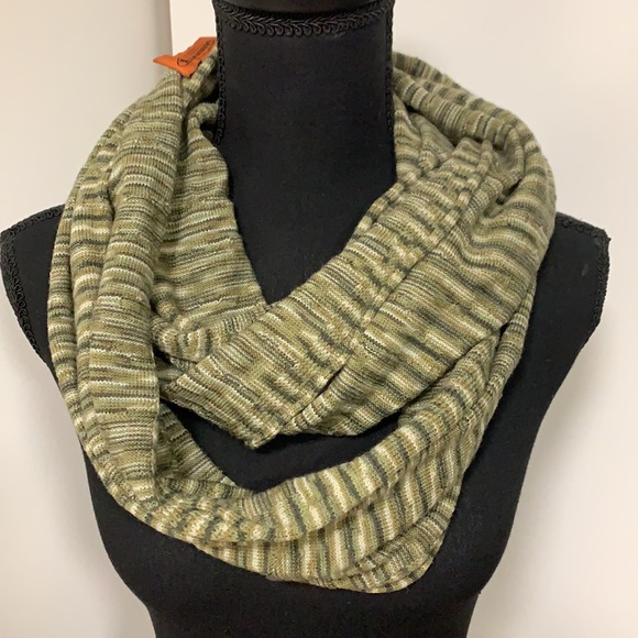 Missoni Scarf - Etsy Missioni Green/ Tan Infiniti Scarf 🧣 Bought in Italy 🇮🇹 Women’s OS